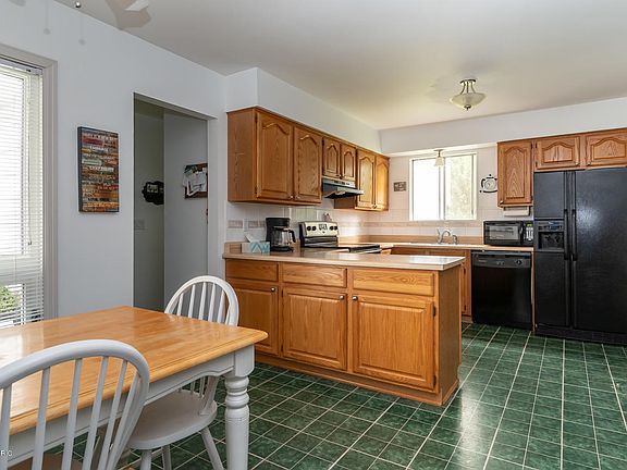 3rd image of 1407 Regina Ave