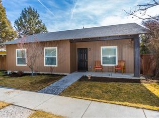 20607 Honeysuckle Ln, Bend, OR 97702