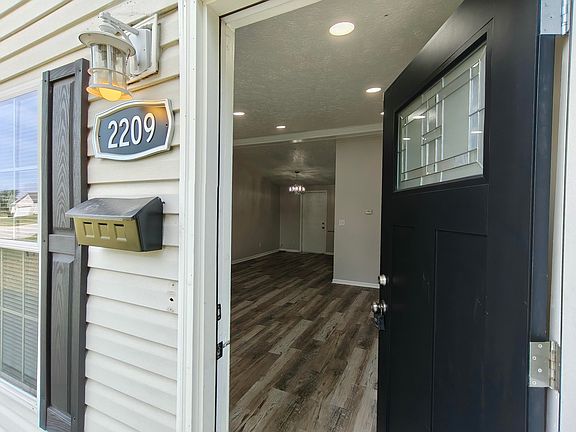 3rd image of 2209 Cleveland St