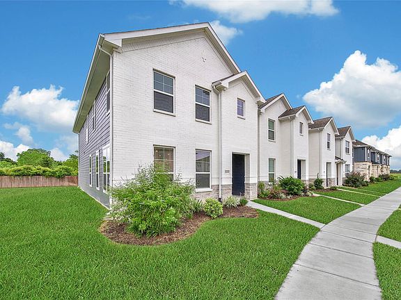3rd image of 2203 Seven Oaks Blvd