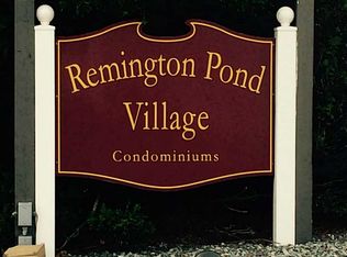 40 Village Ct, West Warwick, RI 02893