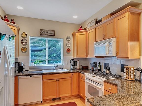 5th image of 13824 N Creek Dr Unit 501