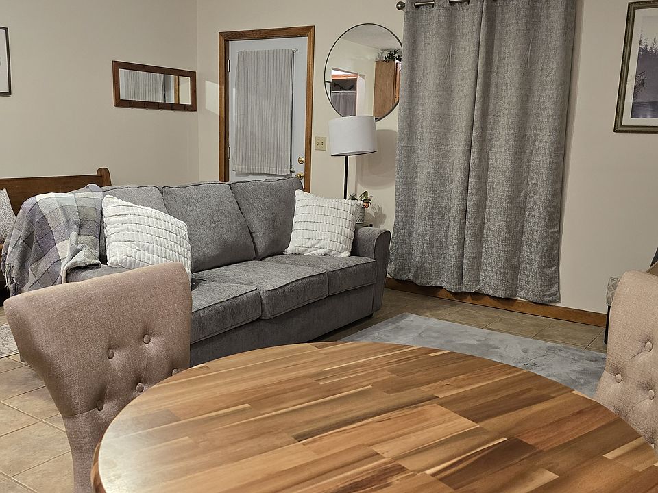 OPEN CONCEPT:
Kitchen / Dining / Livingroom Combined
