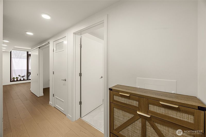 3rd image of 800 Columbia St #808