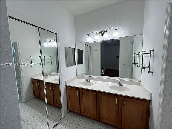 4th image of 8651 NW 112th Ct Unit 8651