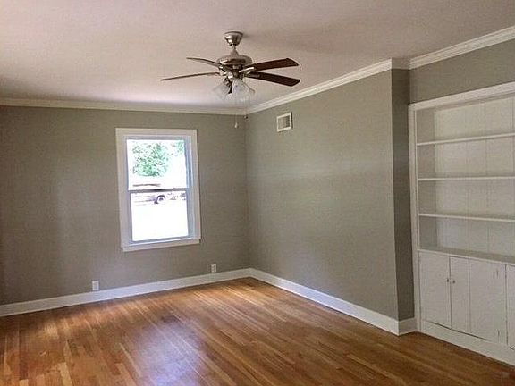 3rd image of 650 E Woodlawn Dr #3