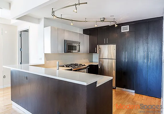 Rented by Modern Spaces | media 15