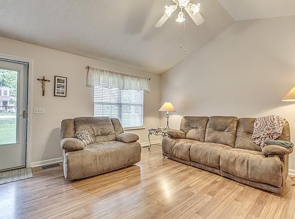 5th image of 1103 Lotto Ln