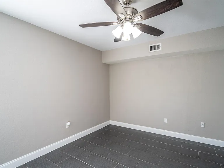 1007 Bay Dr #104 — Photo 22