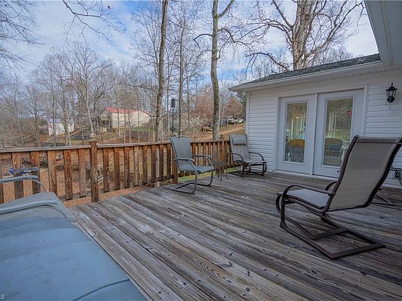5th image of 255 Oriole Dr