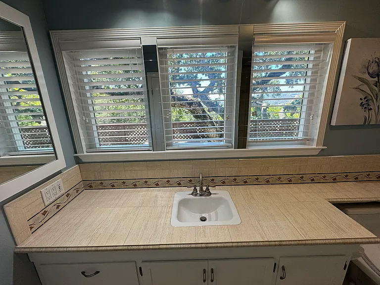 1912 Oak Knoll Dr — Photo 14