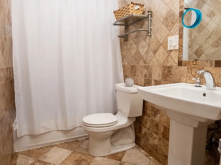 204 Old Country Rd #204 — Photo 24