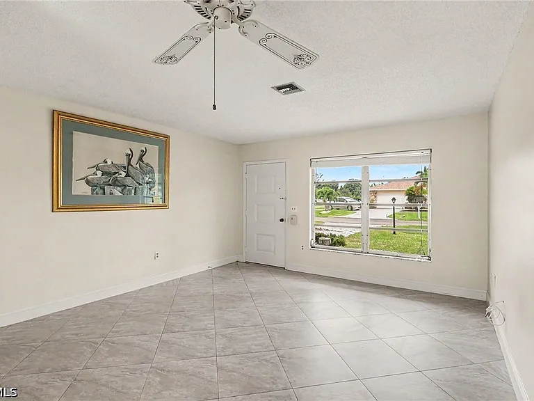 5403 Baylor Ln — Photo 3