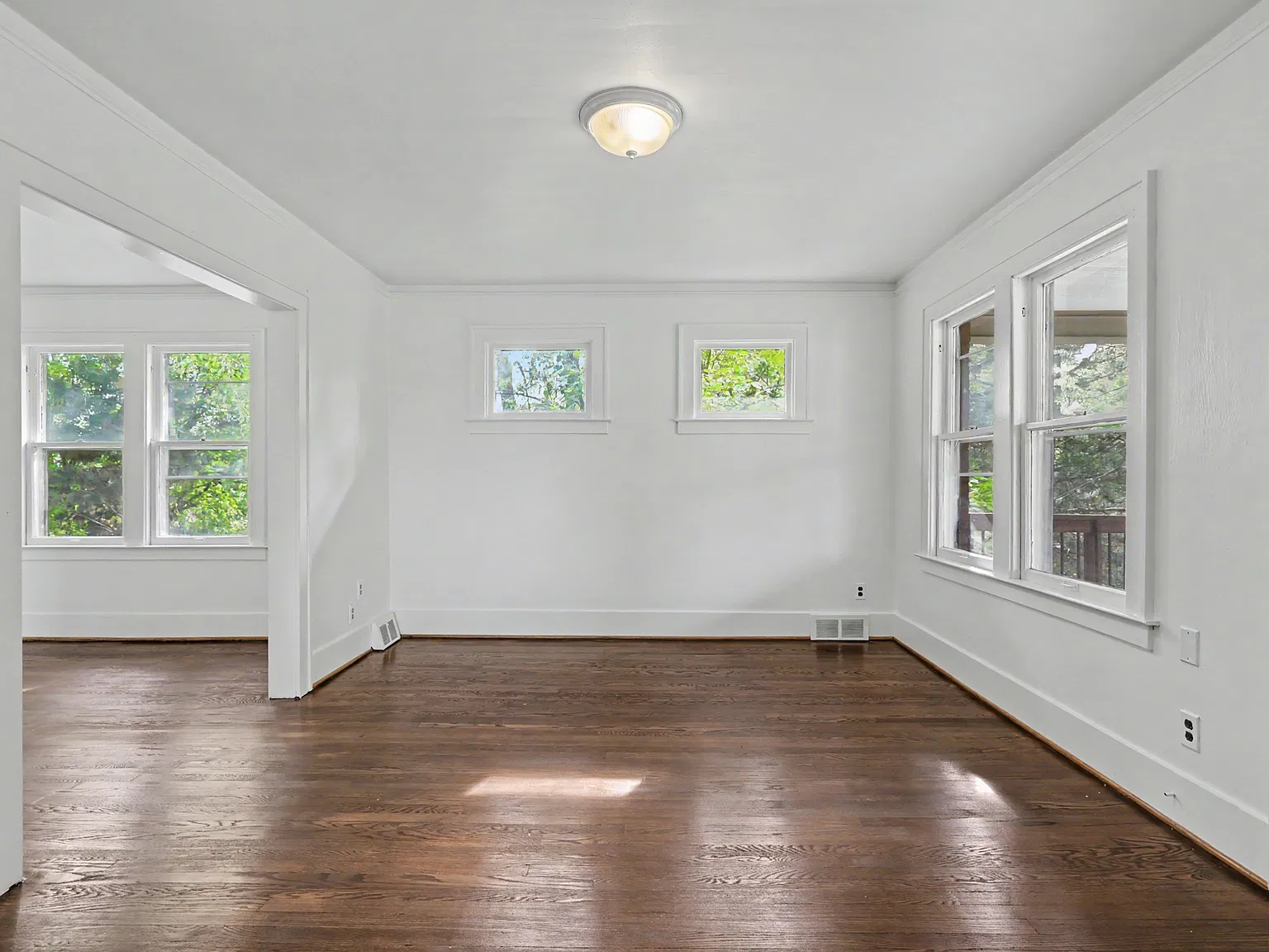 3 bed, 1200 sqft, $2,000 — Photo 4