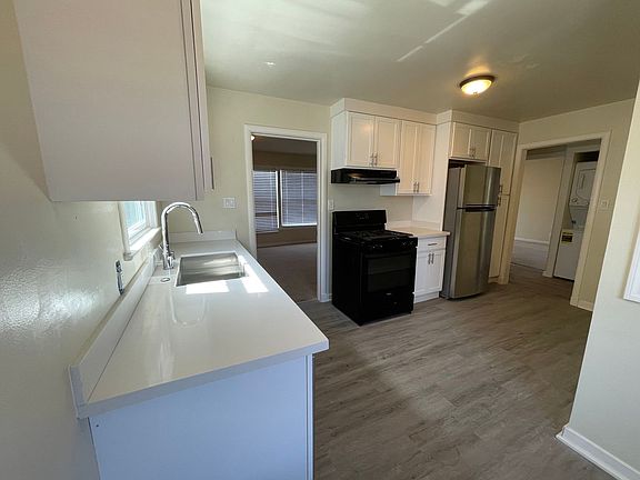 4th image of 52 E 40th Ave #52
