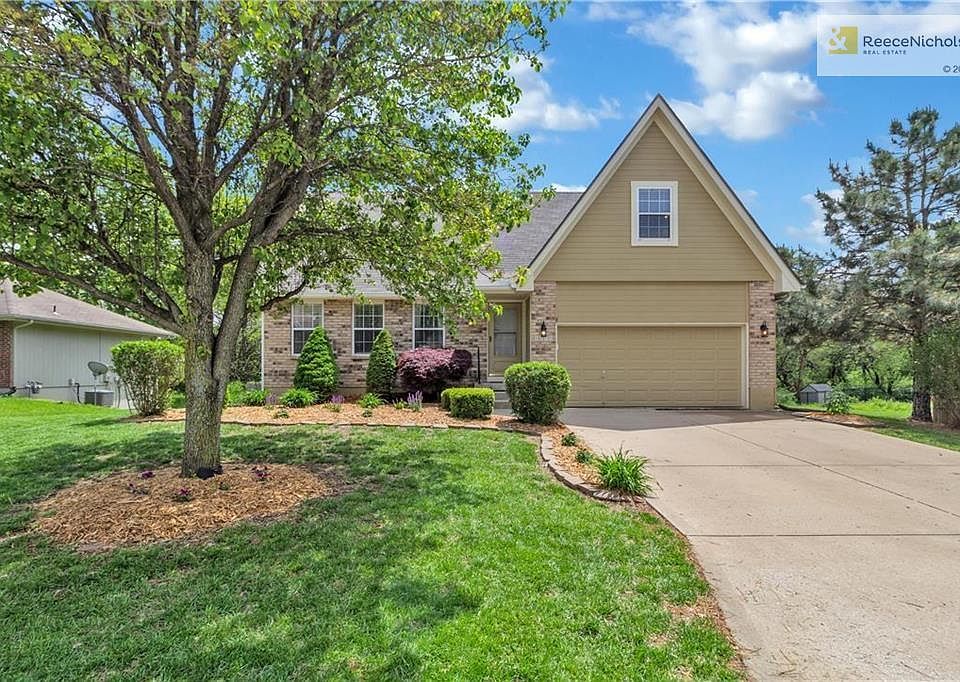1st image of 1006 SW Southcrest Dr
