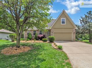 1006 SW Southcrest Dr, Blue Springs, MO 64015