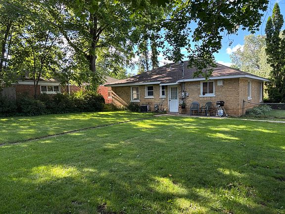 3rd image of 649 E Rockland Rd