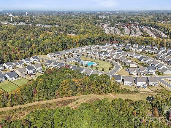 5th image of 211 Goorawing Ln