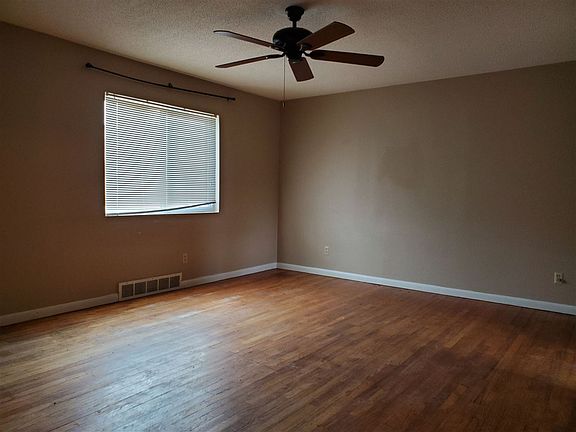 2nd image of 506 E 20th St