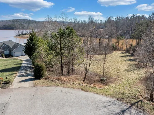 245 Clear Pointe Rd, Lynch Station, VA 24571