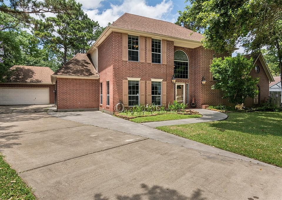 1st image of 708 Bayou Crest Cir