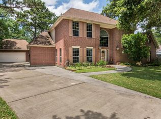 708 Bayou Crest Cir, Dickinson, TX 77539