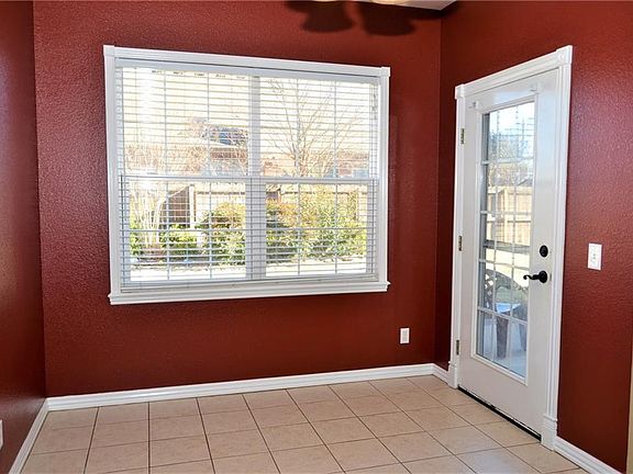 5th image of 601 Cornell St