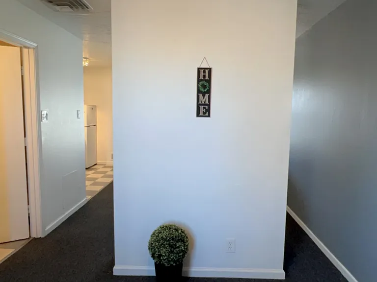 SAN MATEO SUITES — Photo 19
