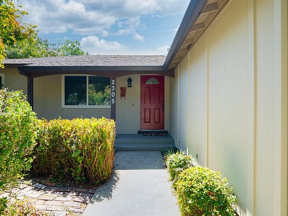 3rd image of 2305 Zinfandel Drive