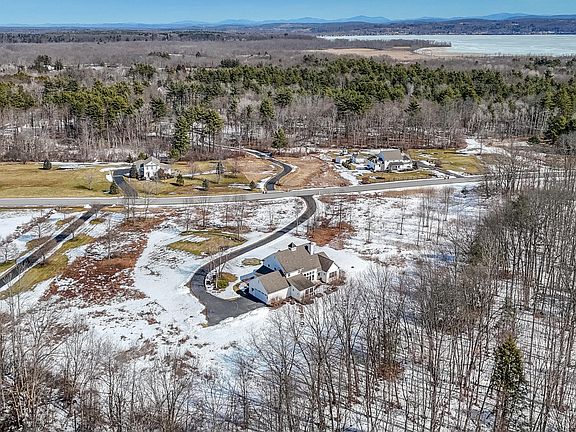 5th image of 13 Saratoga Farm Road