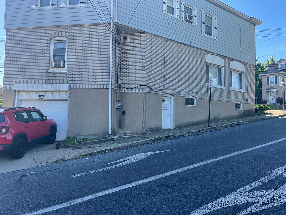 2nd image of 2300 Freemansburg Ave APT 1F