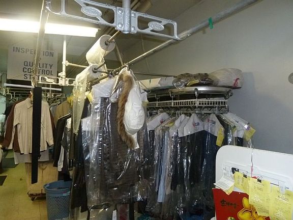 5th image of 3829 Bell Blvd