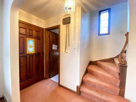 3rd image of 6631 N Onarga Ave