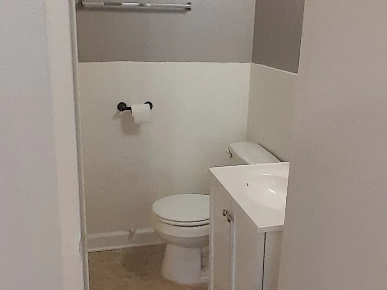 407 Fern St #C — Photo 12