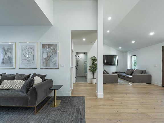 5th image of 3552 Federal Ave