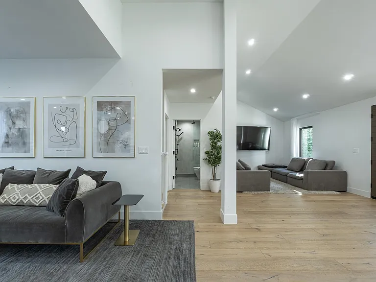 3552 Federal Ave — Photo 5
