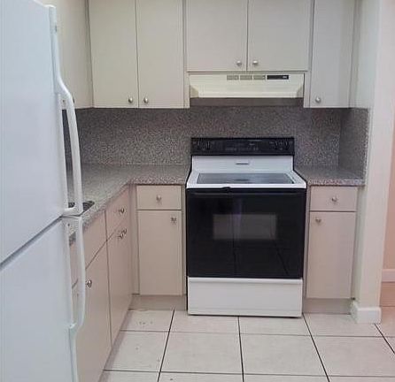 3rd image of 4107 NW 78th Ave APT 2