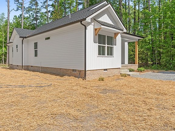 3rd image of 182 Delaware Dr