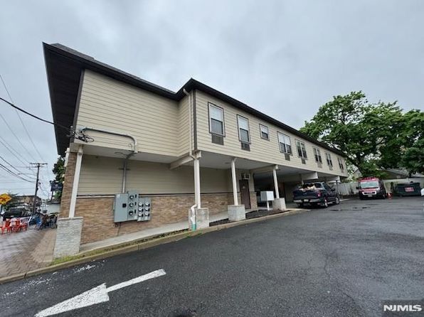 65 W Madison Ave, Dumont, NJ 07628