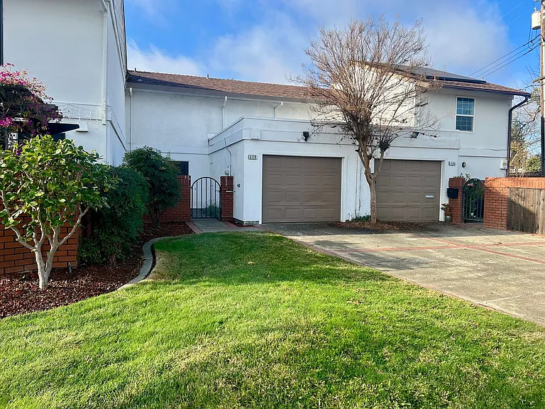5170 Riverside Blvd — Photo 1