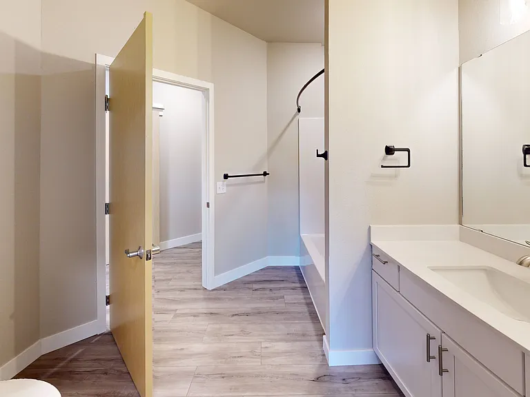 Archway Apartments | 2 Bedroom Corner XL | 2 Bath