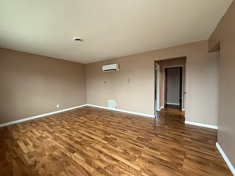 200 Maple Park Dr — Photo 15