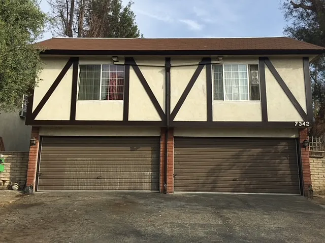 2 bed, 900 sqft, $2,075 — Photo 1
