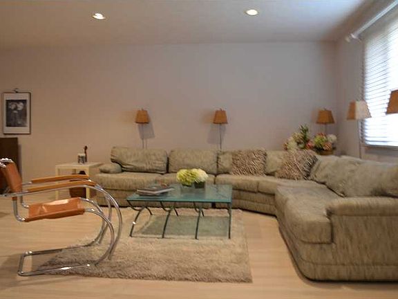 2nd image of 332 Clavale Dr