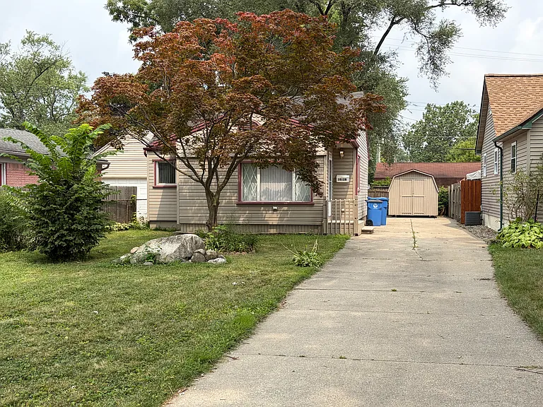 18128 Powers Ave — Photo 10