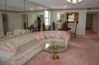 3rd image of 7344 Fairfax Dr #206