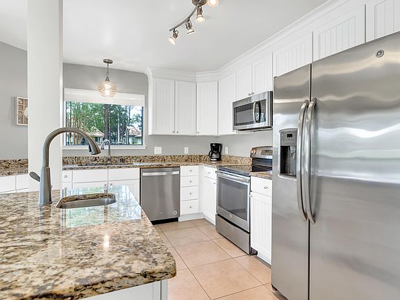 4th image of 225 Audubon Dr