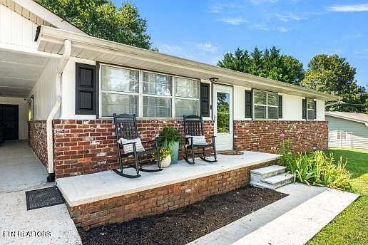 5th image of 3025 Meadowview Dr
