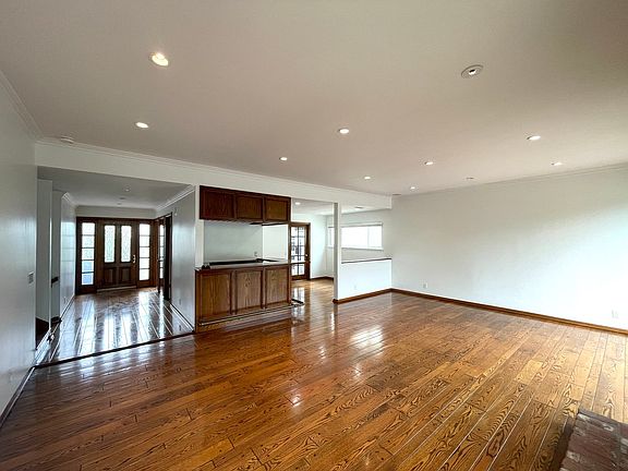 3rd image of 18115 Kingsport Dr